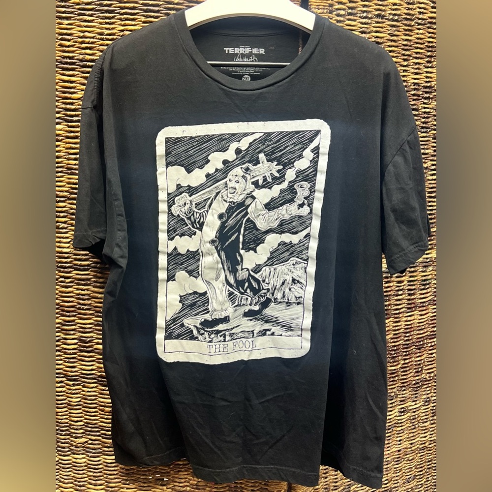 Terrifier Art the‎ Clown Tarot Card Mens Shirt, 2XL, Black/White